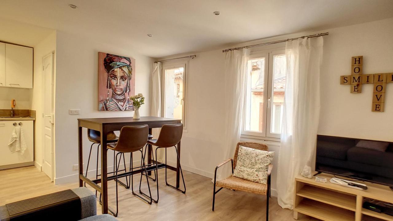 Vanille Climatise Port A 1mn A Pieds Vieux Port By Laconciergtie13 Apartment La Ciotat